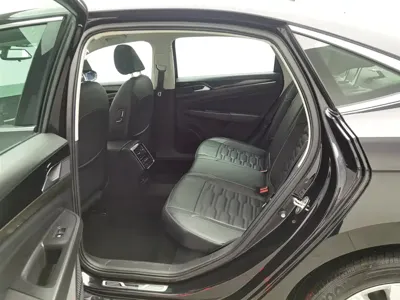 Volkswagen Passat 2021, 24600 км, за 85800 CNY - фото 15