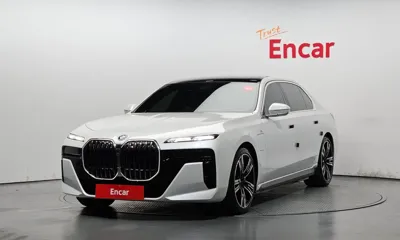 BMW 7-Series · 2023 год