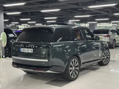 Land Rover Range Rover 2023, 7800 км, за 999990000 KRW