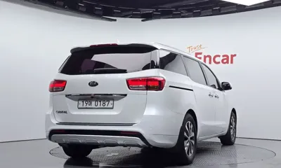 Kia Canival 2017, 174971 км, за 7900000 KRW - фото 2