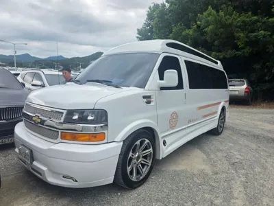 Chevrolet Express Van 2018, 111218 км, за 26500000 KRW - фото 1