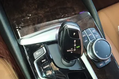 BMW 5 Series 2018, 173900 км, за 127298.77 CNY - фото 16