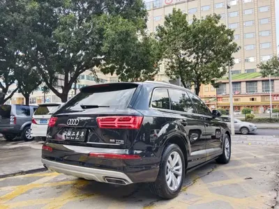 Audi Q7 2019, 120000 км, за 178000 CNY