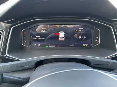 Volkswagen T-Roc 2023, 16800 км, за 129000 CNY - фото 3