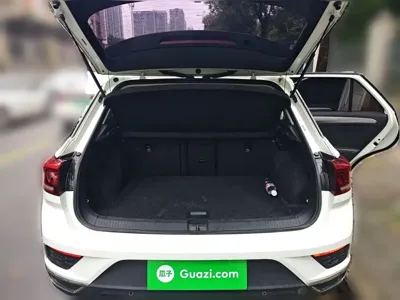 Volkswagen T-Roc 2018, 85300 км, за 45500 CNY - фото 16