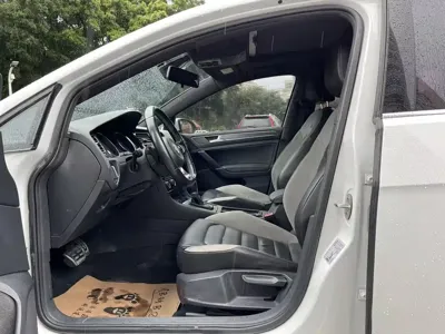 Volkswagen Golf 2017, 100000 км, за 50800 CNY