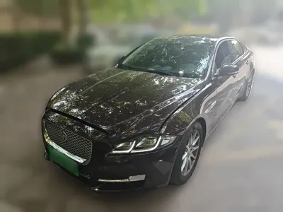 Jaguar XJ 2017, 81900 км, за 100000 CNY