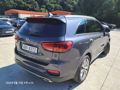 Kia Sorento 2018, 256000 км, за 99990000 KRW