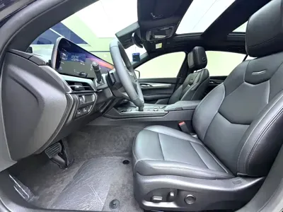 Cadillac CT5 2025, 23000 км, за 159800 CNY