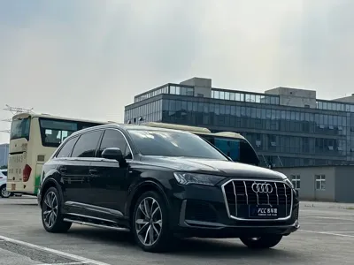 Audi Q7 2020, 40000 км, за 229800 CNY