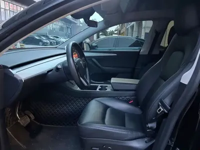 Tesla Model Y 2024, 60000 км, за 178800 CNY