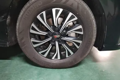 Hongqi HQ9 PHEV 2024, 56100 км, за 222921.13 CNY - фото 8