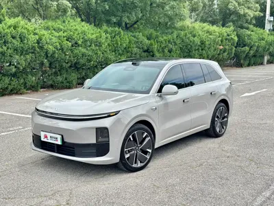 Li Auto Li L6 2025, 8000 км, за 218000 CNY