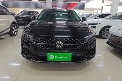 Volkswagen Passat 2024, 29200 км, за 140969.49 CNY