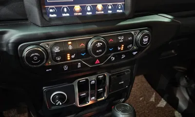 Jeep Wrangler 2019, 88377 км, за 32800000 KRW - фото 32