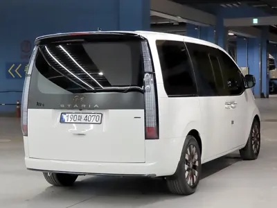Hyundai Staria 2024, 17344 км, за 31900000 KRW