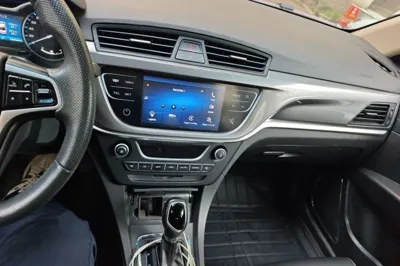 Geely Auto Emgrand 2017, 62300 км, за 38597.47 CNY - фото 12