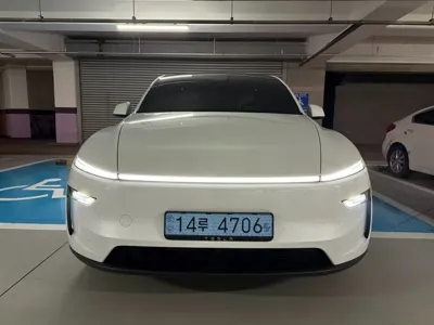 Tesla Model Y · 2026 год