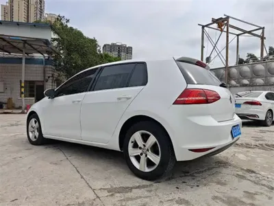 Volkswagen Golf 2016, 60000 км, за 35800 CNY