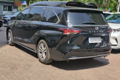 Toyota Sienna 2024, 13000 км, за 350088.62 CNY