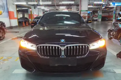 BMW 5 Series 2021, 47600 км, за 259986.89 CNY