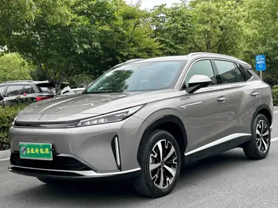 Roewe D5X DMH · 2024 год