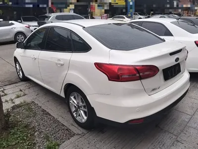 Ford Focus 2015, 158100 км, за 37362.9 CNY