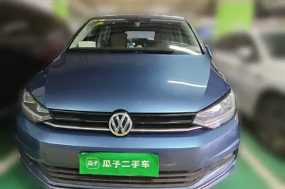 Volkswagen Touran 2018, 90600 км, за 60032.87 CNY