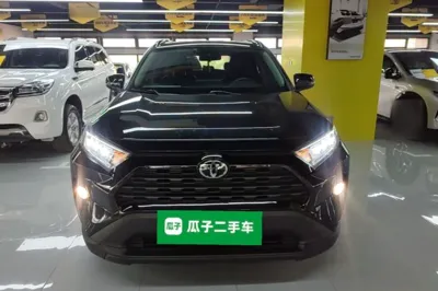 Toyota RAV4 2022, 20900 км, за 112427.86 CNY