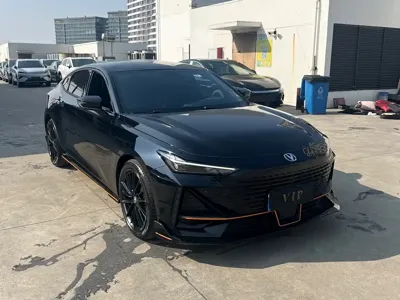 Changan UNI-V 2023, 13600 км, за 65800 CNY