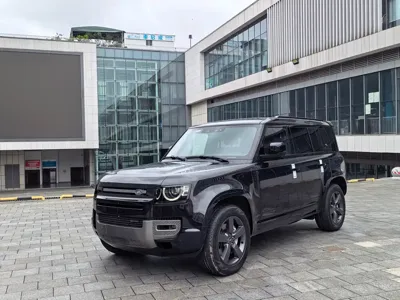 Land Rover Defender · 2023 год