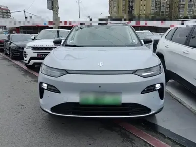 Leapmotor Leapmotor C11 2025, 8600 км, за 128000 CNY
