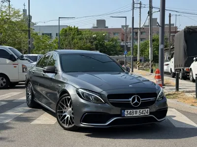 Mercedes-Benz C-Class · 2017 год