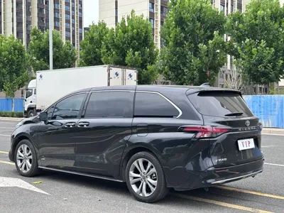 Toyota Sienna 2025, 31000 км, за 213500 CNY - фото 9