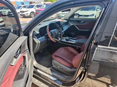 Hongqi Hongqi HS5 2023, 50000 км, за 92800 CNY - фото 4