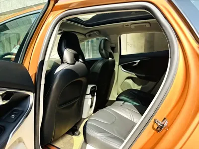 Volvo V40 2013, 120000 км, за 21800 CNY - фото 6