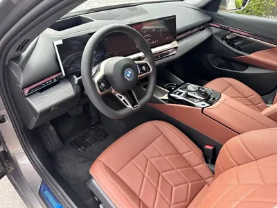 BMW i5 0, 100 км, за 276000 CNY