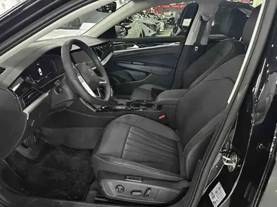 Volkswagen Passat 2026, 8000 км, за 138800 CNY - фото 9