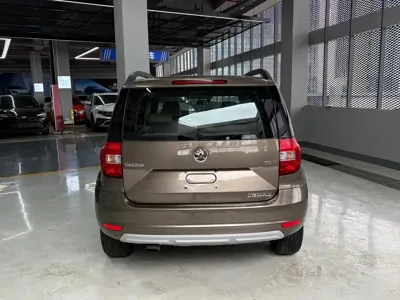 Skoda Yeti 2014, 87000 км, за 23700 CNY