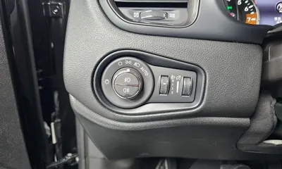 Jeep Renegade 2023, 19485 км, за 28500000 KRW - фото 27
