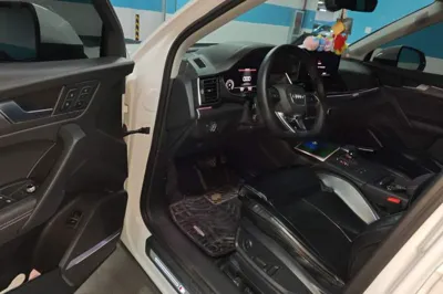 Audi Q5L 2022, 38200 км, за 227643.7 CNY