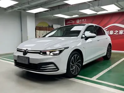 Volkswagen Golf · 2022 год