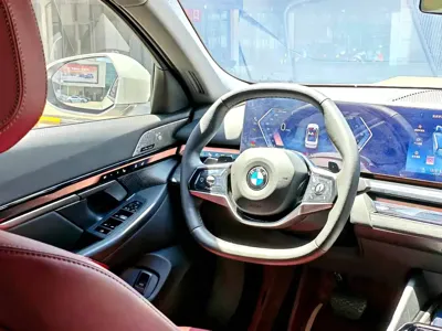 BMW 5 Series 2024, 10000 км, за 258500 CNY - фото 8