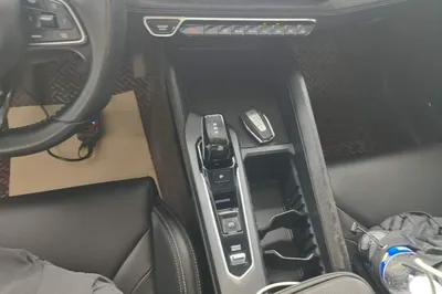 Geely Auto Binray 2022, 40800 км, за 58004.75 CNY - фото 16