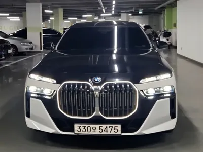 BMW 7-Series · 2023 год