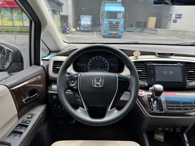 Honda Odyssey 2016, 200000 км, за 58800 CNY