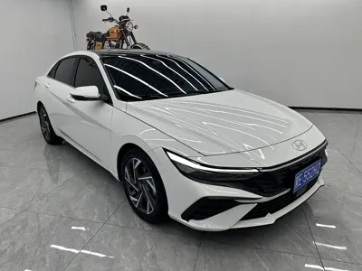 Hyundai Elantra 2023, 17000 км, за 106800 CNY