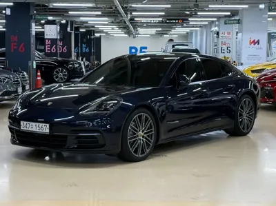 Porsche Panamera · 2018 год
