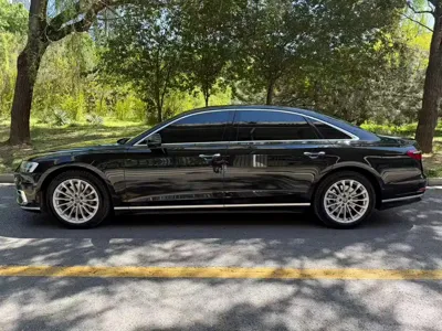 Audi A8 2018, 120000 км, за 232300 CNY - фото 3