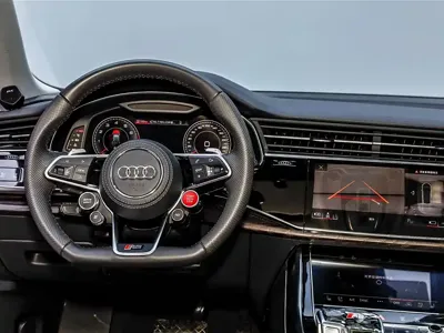 Audi Q8 2023, 59200 км, за 378000 CNY
